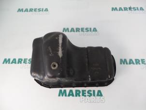 Usados Bandeja de cárter Renault Kangoo (KC) 1.4 Precio € 25,00 Norma de margen ofrecido por Maresia Parts