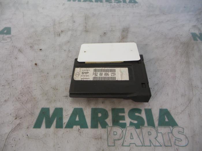 Usagé Ordinateur divers Renault Laguna II Grandtour (KG) 1.9 dCi 120 Prix € 42,50 Règlement à la marge proposé par Maresia Parts