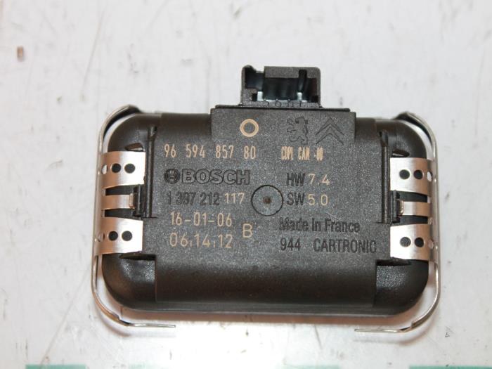 Begagnade Regnsensor Peugeot 407 (6D) 1.6 HDi 16V Pris € 25,00 Marginaltabell erbjuds av Maresia Parts