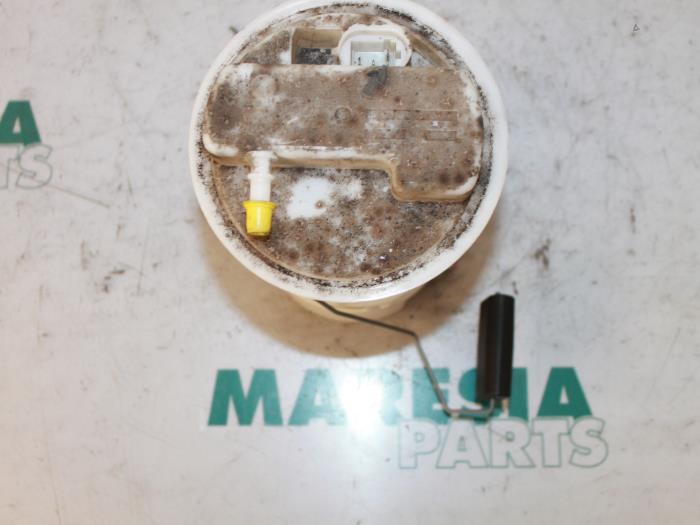Usagé Pompe d'injection Renault Clio II (BB/CB) 1.2 16V Prix € 20,00 Règlement à la marge proposé par Maresia Parts