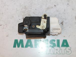 Used Rear door mechanism 4-door, right Peugeot 607 (9D/U) 2.2 HDi 16V FAP Price € 25,00 Margin scheme offered by Maresia Parts