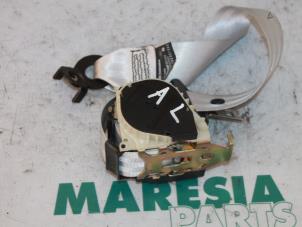 Used Rear seatbelt, left Renault Clio II (BB/CB) 1.2 16V Price € 25,00 Margin scheme offered by Maresia Parts