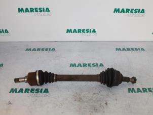 Used Front drive shaft, left Peugeot 407 (6D) 1.6 HDi 16V Price € 60,00 Margin scheme offered by Maresia Parts