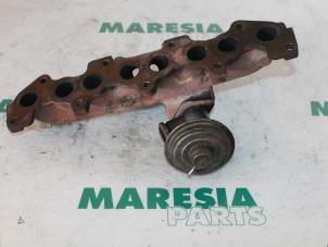Used Exhaust manifold Peugeot 607 (9D/U) 2.2 HDi 16V FAP Price € 60,00 Margin scheme offered by Maresia Parts