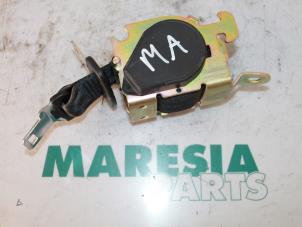 Used Rear seatbelt, centre Peugeot 307 SW (3H) 1.6 16V Price € 25,00 Margin scheme offered by Maresia Parts