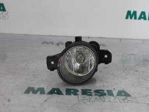 Used Fog light, front right Renault Clio II (BB/CB) 1.4 16V Price € 10,00 Margin scheme offered by Maresia Parts