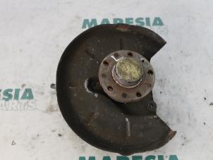 Usagé Joint arrière gauche Alfa Romeo 156 Sportwagon (932) 1.8 Twin spark 16V Prix € 35,00 Règlement à la marge proposé par Maresia Parts
