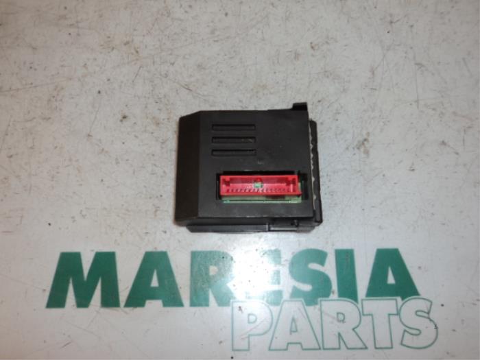 Usagé Ordinateur divers Renault Vel Satis (BJ) 3.5 V6 24V Autom. Prix € 105,00 Règlement à la marge proposé par Maresia Parts