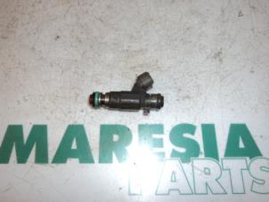Used Injector (petrol injection) Renault Vel Satis (BJ) 3.5 V6 24V Autom. Price € 35,00 Margin scheme offered by Maresia Parts