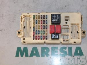 Usagé Porte fusible Lancia Thesis (841) 2.4 20V Prix € 60,00 Règlement à la marge proposé par Maresia Parts
