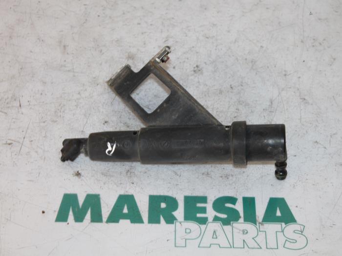 Używane Spryskiwacz reflektorów Lancia Thesis (841) 2.4 20V Cena € 35,00 Procedura marży oferowane przez Maresia Parts