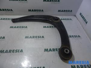 Used Front lower wishbone, left Peugeot 307 SW (3H) 1.6 HDi 16V Price € 25,00 Margin scheme offered by Maresia Parts