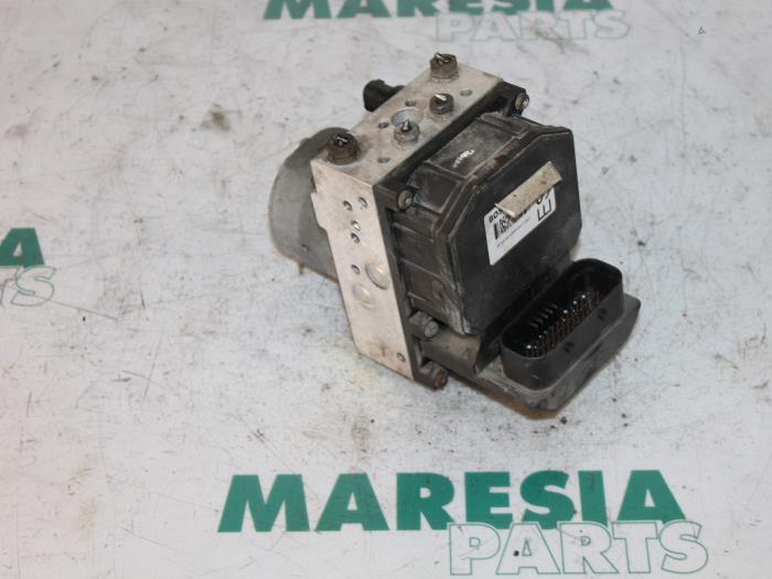 Usagé Pompe ABS Fiat Stilo (192A/B) 1.8 16V 3-Drs. Prix € 75,00 Règlement à la marge proposé par Maresia Parts