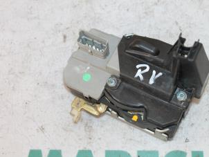 Used Front door lock mechanism 4-door, right Peugeot 307 SW (3H) 1.6 HDi 16V Price € 25,00 Margin scheme offered by Maresia Parts