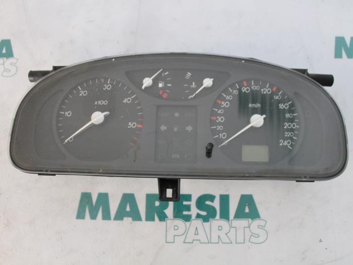 Begagnade Instrumentpanel Renault Laguna II (BG) 1.9 dCi 105 Pris € 50,00 Marginaltabell erbjuds av Maresia Parts