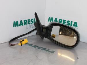 Usagé Rétroviseur extérieur droit Lancia Thesis (841) 2.4 20V Prix € 262,50 Règlement à la marge proposé par Maresia Parts