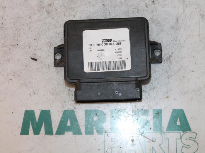 Usagé Ordinateur divers Lancia Thesis (841) 2.4 20V Prix € 75,00 Règlement à la marge proposé par Maresia Parts