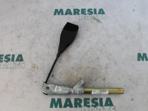 Used Seatbelt tensioner, left Renault Scénic II (JM) 1.9 dCi 120 Price € 25,00 Margin scheme offered by Maresia Parts