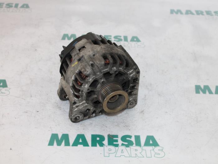 Gebrauchte Dynamo Renault Scénic II (JM) 1.9 dCi 120 Preis € 75,00 Margenregelung angeboten von Maresia Parts