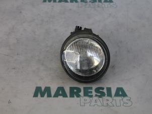 Usados Luz antiniebla izquierda delante Renault Kangoo (KC) 1.6 16V Precio € 15,00 Norma de margen ofrecido por Maresia Parts