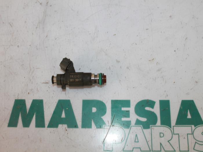 Injector (petrol injection) from a Renault Espace (JK) 3.5 V6 24V Phase II 2004