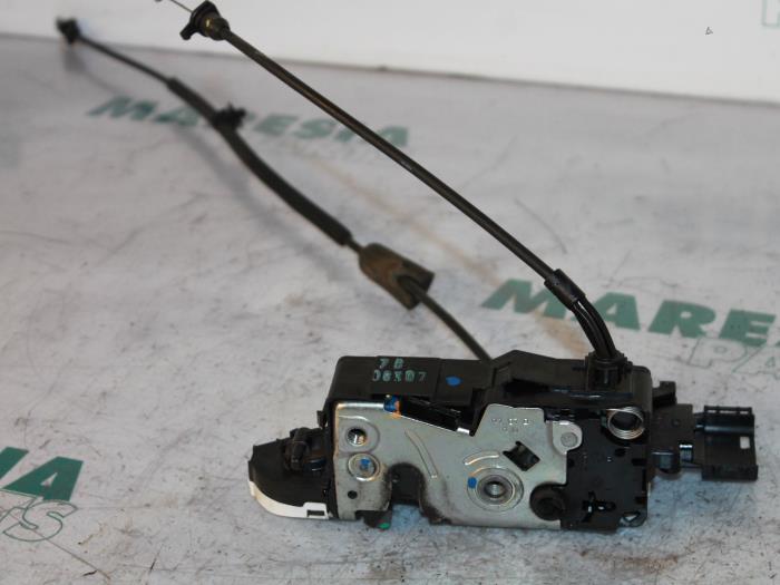 Front door lock mechanism 4door, right Peugeot 207/207+ 1.4 16V 9136W6