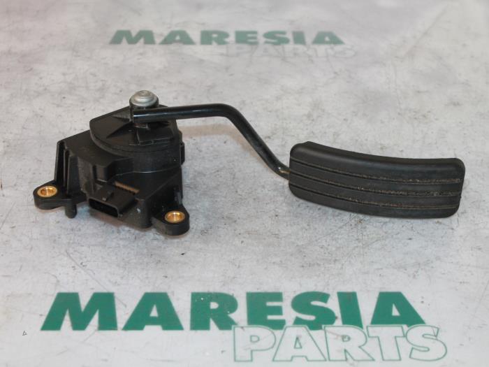 Begagnade Gaspedalsensor Renault Scénic II (JM) 1.6 16V Pris € 35,00 Marginaltabell erbjuds av Maresia Parts