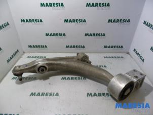 Used Front lower wishbone, left Alfa Romeo 159 Sportwagon (939BX) 3.2 JTS V6 24V Q4 Price € 50,00 Margin scheme offered by Maresia Parts