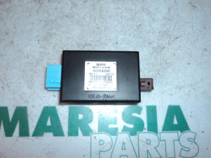 Usagé Ordinateur divers Peugeot 307 CC (3B) 2.0 16V Prix € 19,95 Règlement à la marge proposé par Maresia Parts