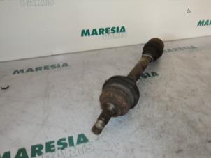 Used Front drive shaft, left Peugeot 307 CC (3B) 2.0 16V Price € 75,00 Margin scheme offered by Maresia Parts