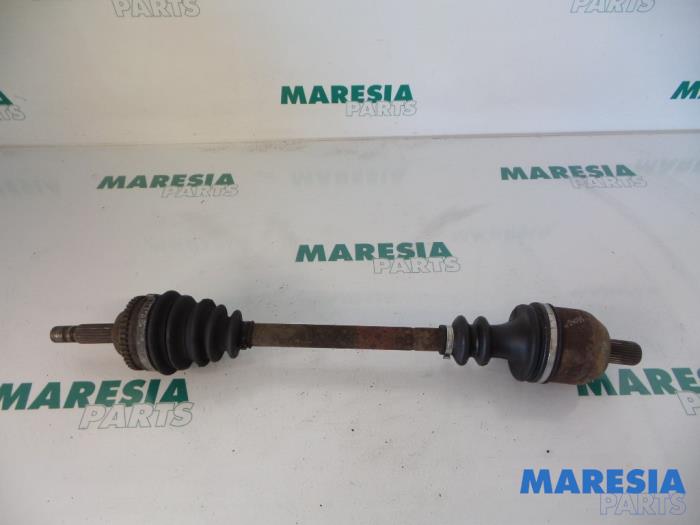 Gebrauchte Antriebswelle links vorne Renault Megane (EA) 2.0i Preis € 30,00 Margenregelung angeboten von Maresia Parts