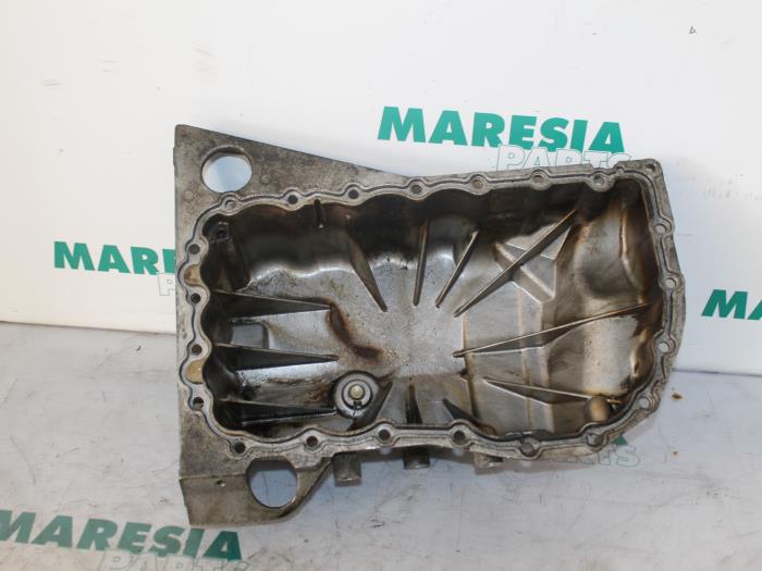 Gebrauchte Ölwanne Renault Scénic II (JM) 2.0 16V Preis € 30,00 Margenregelung angeboten von Maresia Parts
