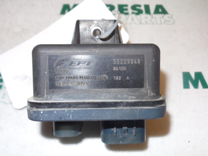 Glow plug relay Fiat Fiorino 1.3 JTD 16V Multijet 55229840
