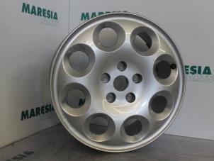 Usados Llanta Alfa Romeo 166 Precio € 85,00 Norma de margen ofrecido por Maresia Parts