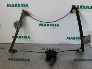 Used Window mechanism 2-door, front right Alfa Romeo Brera (939) 2.0 JTDm 16V Price € 105,00 Margin scheme offered by Maresia Parts