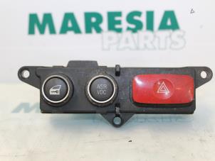 Używane Przelacznik Alfa Romeo Brera (939) 2.0 JTDm 16V Cena € 15,00 Procedura marży oferowane przez Maresia Parts