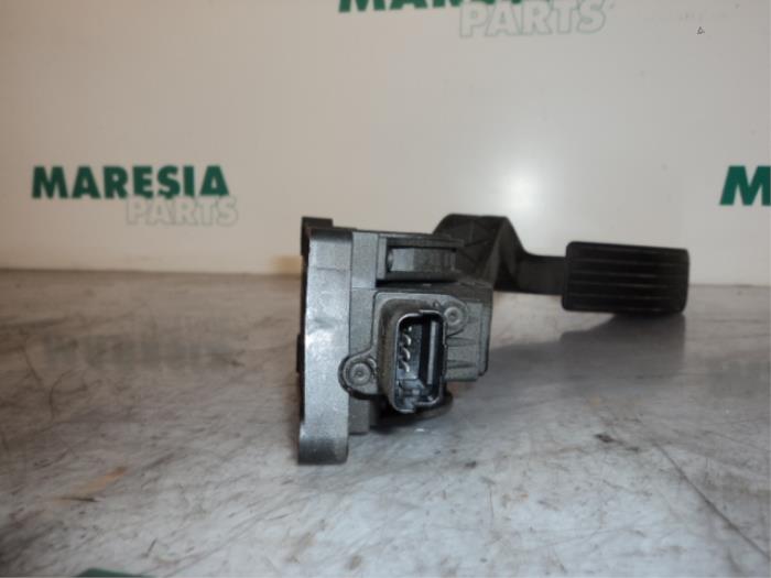 Gaspedalposition Sensor van een Peugeot 307 (3A/C/D) 1.4 HDi 2003