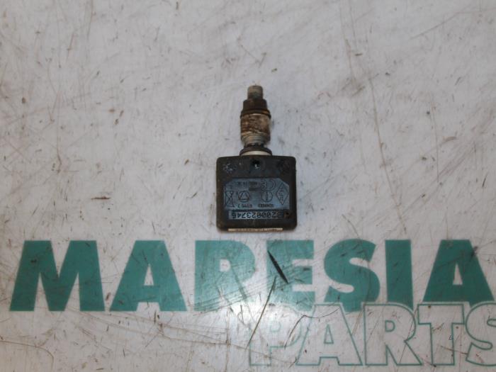 Begagnade Däcktryckssensor Renault Megane (BA) 1.4i RL,RN Pris € 15,00 Marginaltabell erbjuds av Maresia Parts