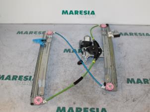 Używane Mechanizm szyby lewej przedniej wersja 4-drzwiowa Citroen C3 Picasso (SH) 1.4 16V VTI 95 Cena € 90,00 Procedura marży oferowane przez Maresia Parts