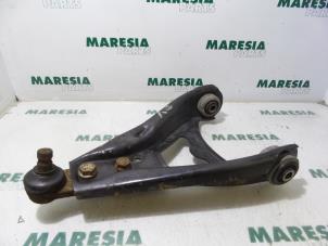 Used Front lower wishbone, right Renault Scénic I (JA) 1.8 16V Price € 20,00 Margin scheme offered by Maresia Parts