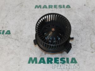 Used Heating and ventilation fan motor Peugeot 206 SW (2E/K) 1.6 HDi 16V FAP Price € 25,00 Margin scheme offered by Maresia Parts