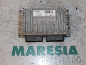 Usagé Ordinateur réservoir automatique Renault Scénic II (JM) 1.6 16V Prix € 157,50 Règlement à la marge proposé par Maresia Parts