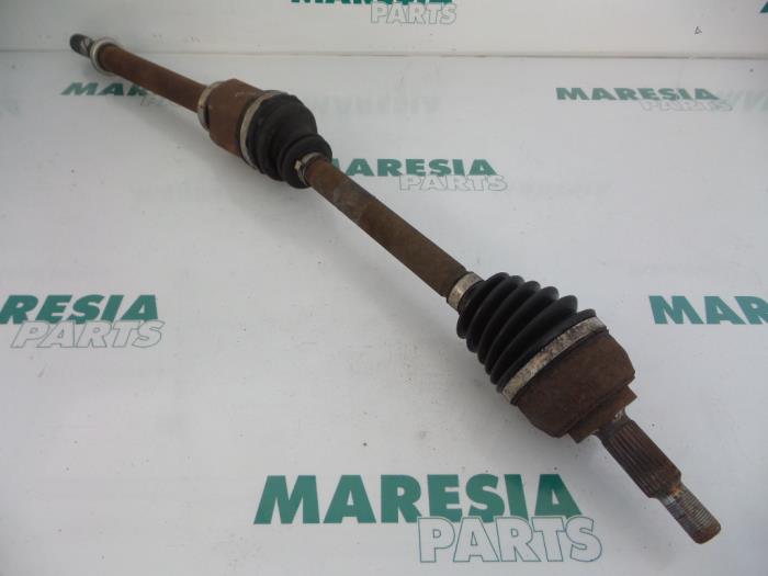 Front drive shaft, right from a Renault Scénic II (JM) 1.5 dCi 105 2005