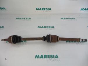 Used Front drive shaft, right Renault Scénic II (JM) 1.5 dCi 105 Price € 35,00 Margin scheme offered by Maresia Parts