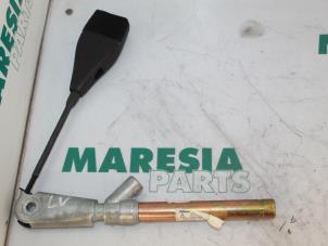 Used Seatbelt tensioner, left Renault Scénic II (JM) 1.5 dCi 105 Price € 25,00 Margin scheme offered by Maresia Parts
