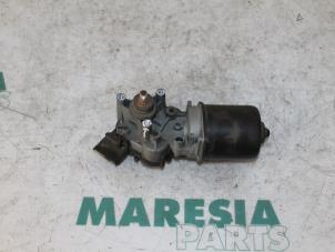 Used Front wiper motor Renault Laguna II Grandtour (KG) 2.0 16V Price € 40,00 Margin scheme offered by Maresia Parts