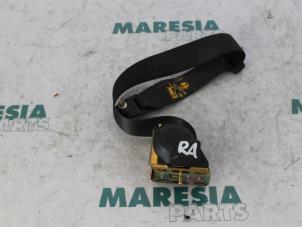 Używane Pas bezpieczenstwa prawy tyl Alfa Romeo 166 2.4 JTD Cena € 25,00 Procedura marży oferowane przez Maresia Parts