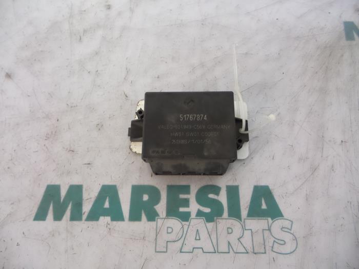 Begagnade PDC-modul Fiat Doblo Cargo (223) 1.3 D 16V Multijet Pris € 60,50 Inklusive moms erbjuds av Maresia Parts