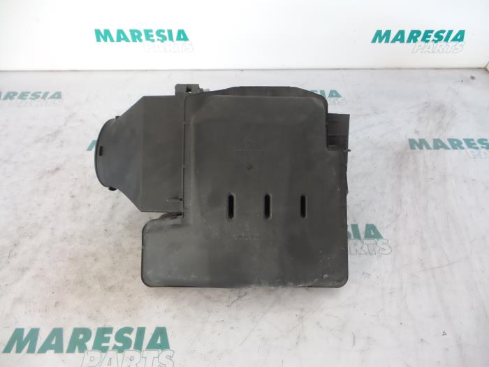 Begagnade Luftfilterhus Renault Clio Pris € 25,00 Marginaltabell erbjuds av Maresia Parts