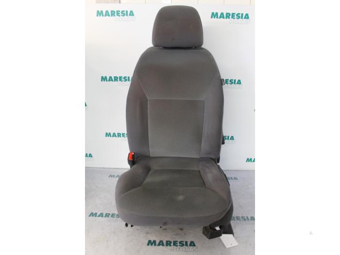 Gebrauchte Sitz links Fiat Croma (194) 1.9 D Multijet 16V Preis € 157,50 Margenregelung angeboten von Maresia Parts